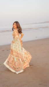 Actress Noorin Sha HD Photos and Wallpapers May 2025