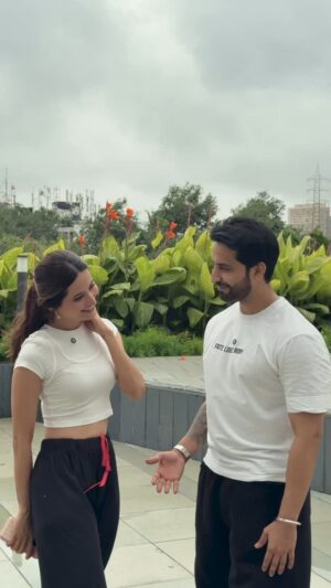 Noorin Sha Instagram - Tag someone who still wants this old school love 💞
Concept : @i.sahaj
Actors : @i.sahaj @noorinsha @hamidbarkzi07
Edited by : @ashitsharma
.
#instagram #short #story #song #bollywood #oldschool #love #romance #couple #lovers #friends #trending #viral