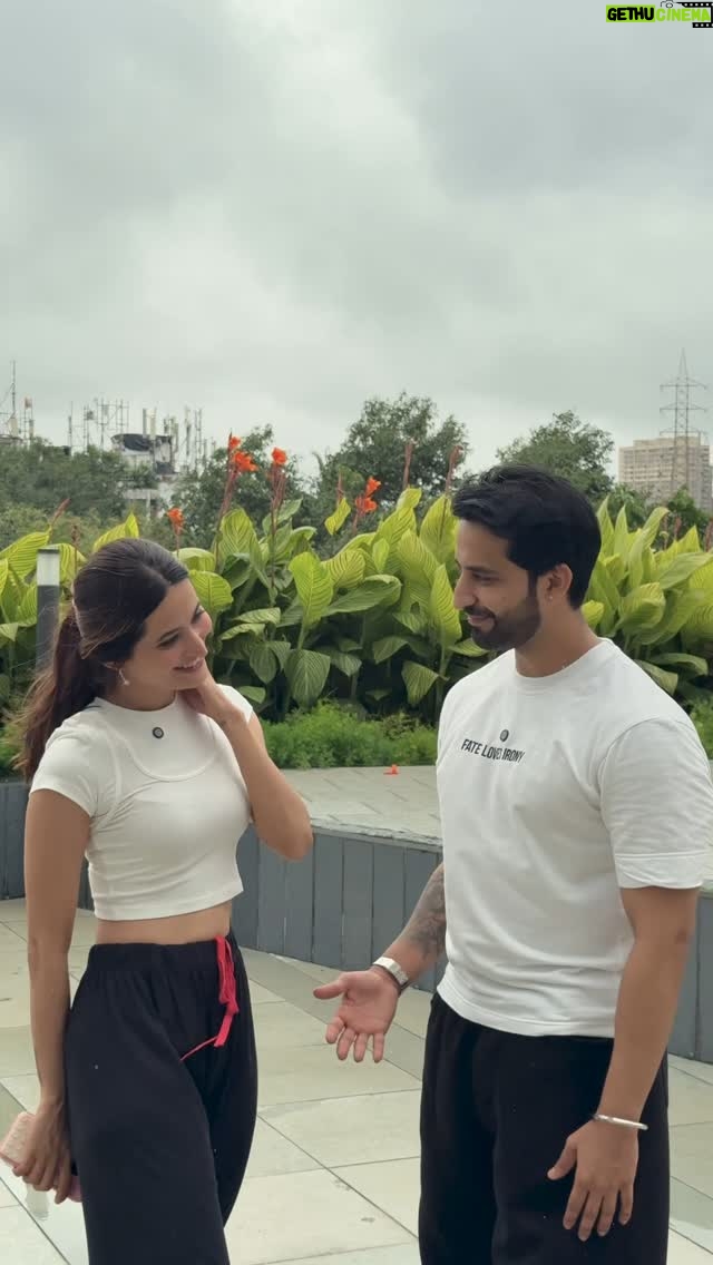 Noorin Sha - 34K Likes - Tag someone who still wants this old school love 💞

Concept : @i.sahaj 
Actors : @i.sahaj @noorinsha @hamidbarkzi07 
Edited by : @ashitsharma 

.

#instagram #short #story #song #bollywood #oldschool #love #romance #couple #lovers #friends #trending #viral