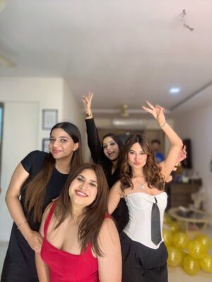 Noorin Sha Instagram - From reality TV to real life celebrations 🎉✨ Grateful for the love, laughter, and late night dance moves with my day ones. Here’s to big dreams and even bigger cake! 🍰😋♥️
#alhamdulillah #sograteful❤️ #noor #thesociety #jiohotstar #munawarfaruqui #blessed #welldressed #kbye