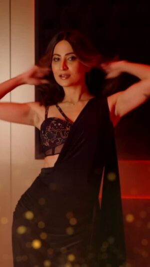 Noorin Sha Instagram - Have No Fear Noor is here- ruling or fighting, I’m built for this! 👑😜 #riseandfall
@mxplayer @banijayasia
#mxplayer #riseandfallonamazonmxplayer #noorkifauj #teamnoor