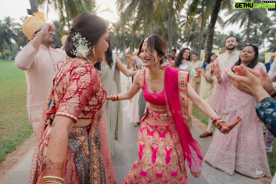 Noorin Sha - 6.2K Likes - Baraat scenes with bestie
Dolly♥️Minty 
😝🤌🏻🕺

#shaadi #baraat #besties #explore