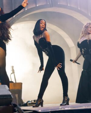 Normani Instagram - thank you Jesus for this moment of reconciliation and togetherness. what a beautiful moment in time and thank you to @jonasbrothers for extending your stage to us for the night 🖤✨
