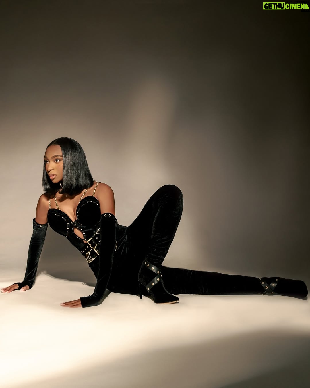 Normani - 268.8K Likes - thank you Jesus for this moment of reconciliation and togetherness. what a beautiful moment in time and thank you to @jonasbrothers for extending your stage to us for the night 🖤✨