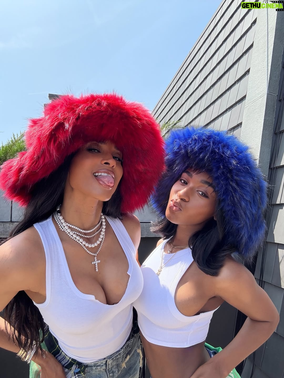Normani - 277.8K Likes - rodeo that thangg 🐎