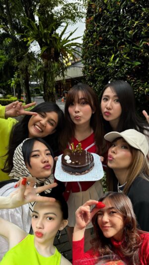 Novi Herlina Instagram - CHERRYBELLE 14 taun ❤️
TIME FLIES. Love you, girls!