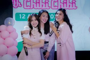 Novi Herlina Instagram - Keseruan Halal bihalal bareng twibi twiboys 😍✨ #chibichibi #14thnanniversary💕