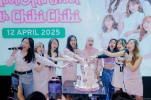 Novi Herlina Instagram - Keseruan Halal bihalal bareng twibi twiboys 😍✨ #chibichibi #14thnanniversary💕