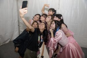 Novi Herlina Instagram - BACKSTAGE MOMENT SYNCHRONIZE FEST 2024
#chibichibi #synchronizefest24