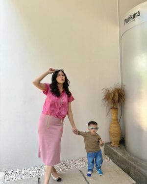 Novi Herlina Instagram - OOTD bareng kaka kalla 😄