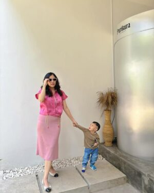 Novi Herlina Instagram - OOTD bareng kaka kalla 😄