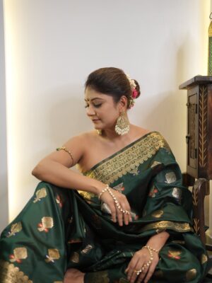 Nupur Kalra Instagram - Yesterday I shared a teaser of me recreating @jenniferwinget1 saree look… and here it is in all its elegance ✨💚
And what better day to reveal it than on Navmi—the divine conclusion of Navratre ✨
May Maa Durga’s blessings bring strength, prosperity, and beauty into all our lives 🌸🙏🏻
.
.
@nups_thebikermom
MUA & Hair @jyotimakeover
Jewels @jiyajewels_
Saree @myntra
Comment Saree for direct link 📌
🎥 @storytales_____
.
.
#LookRecreation #SareeLove #EthnicElegance #IndianFashion #NavratriVibes #festivevibes #NavmiBlessings #FestiveMood #TraditionalLook #DesiStyle #FashionInspiration #GracefulInSaree #CulturalElegance #FestiveGlam #StyleReels