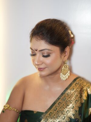 Nupur Kalra Instagram - Yesterday I shared a teaser of me recreating @jenniferwinget1 saree look… and here it is in all its elegance ✨💚
And what better day to reveal it than on Navmi—the divine conclusion of Navratre ✨
May Maa Durga’s blessings bring strength, prosperity, and beauty into all our lives 🌸🙏🏻
.
.
@nups_thebikermom
MUA & Hair @jyotimakeover
Jewels @jiyajewels_
Saree @myntra
Comment Saree for direct link 📌
🎥 @storytales_____
.
.
#LookRecreation #SareeLove #EthnicElegance #IndianFashion #NavratriVibes #festivevibes #NavmiBlessings #FestiveMood #TraditionalLook #DesiStyle #FashionInspiration #GracefulInSaree #CulturalElegance #FestiveGlam #StyleReels