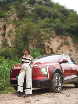 Nupur Kalra Instagram - 🌸❤️
When Your outfit and your ride both turn heads.💫
.
.
.
@nups_thebikermom
Outfit- @gaiiafashion
Shoot for @mahindraelectricsuvs
.
.
#nupsthebikermom #NupurKalra #outfit #cordset #car #xuv #gurgaon #MindsetMatters
