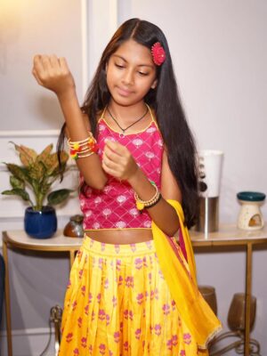 Nupur Kalra Instagram - #Collaboration with @FirstcryIndia
Diwali for us is all about family traditions, spreading joy, lighting up our home, and creating memories that stay forever 🌸 This year, the festive vibe has already kicked in at our place—we’ve started shopping, prepping, and setting the tone for celebrations. 💛
I was on the lookout for the perfect lehenga choli for Manya this Diwali, and I found exactly what I had in mind at @FirstcryIndia.
This gorgeous outfit with its delicate embroidery and subtle embellishments is not only festive-perfect but also designed with comfort in mind, so she can enjoy all the dancing, fun, and laughter without a worry. The sparkle in her eyes and the excitement to flaunt her Diwali look says it all! 🌟
And here’s something special for you—use my code "NupKaDW25"
to get 50% off on fashion and 42% off on everything else. Time to dress up your little ones in festive magic!
#firstcrywalidiwali25 #firstcrywalidiwali #firstcryindia #firstcry #FussNowAtFirstcry #firstcryfashion #kidsfashion