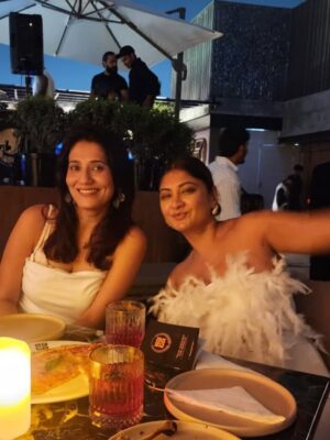 Nupur Kalra Instagram - When Gurgaon rooftops start serving world vibes… say hello to KOCA Garden 💫From Dubai vibes to party nights—this spot is all set to become the city’s hottest destination for nightlife & events. 💃🍸
Already feels like a trip around the world, without leaving Gurgaon! 😉🌍
Who’s joining me for the next sundowner here? 🌅🥂
@kocaofficial
@kocagarden
@brandtalkindia
@muskan.nagpal12
#KOCA #gurgaonnightlife #NupurKalra #rooftops