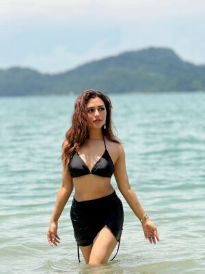 Nusraat Faria Instagram - Too much for your eyes? Then scroll, darling😘