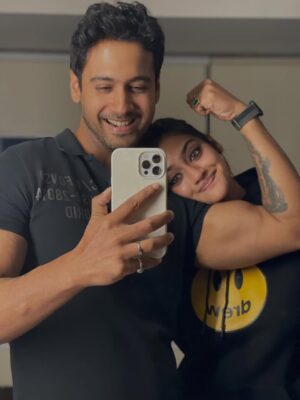 Nusrat Jahan Instagram - From Fighting the world together.. to fighting each other 😅( and still surviving).. 
from laughing till our stomachs hurt.. to hurting each other 🤦🏻‍♀️ 
We’ve officially mastered chaos !! 
To my favourite “Headache”… on your special day I wish only all things happy peaceful & successful.. Happy Birthday.. May u reach for the stars & beyond … 
@yashdasgupta