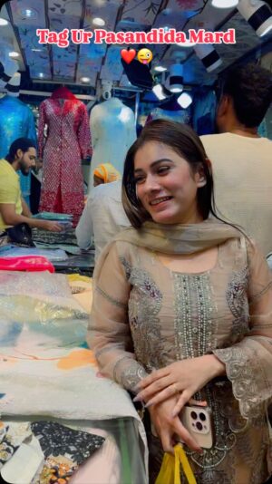 Nyesha Zane Instagram - Kab lekar de rahe ho phir mujhe Eid ka Suit #eidi #eid #eidkasuit #ramadan #ramadanmubarak #eidmubarak #nyesha #kolkata
