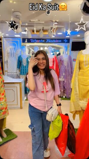 Nyesha Zane Instagram - btao kis colour ka lu?🫣