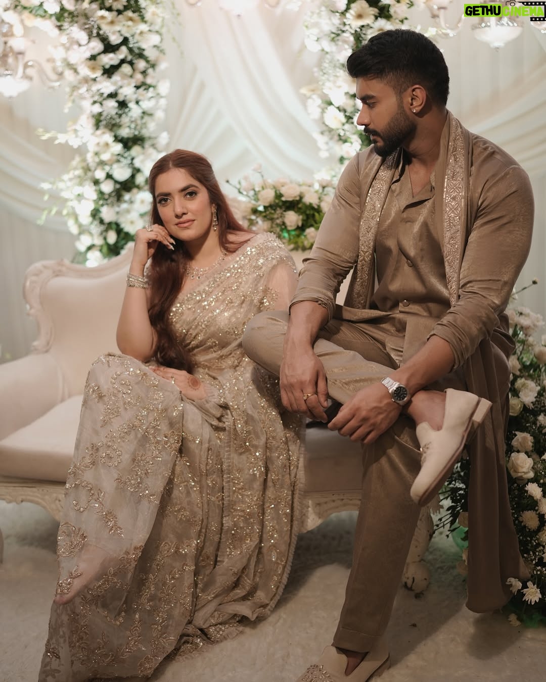 Nykkie Pandey - 83.6K Likes - Officially yours! First knot of forever ♾️

#rokadoneright #shestheone