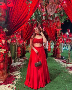 Nykkie Pandey Instagram - Saare nashe bekaar, rehta tera intezar