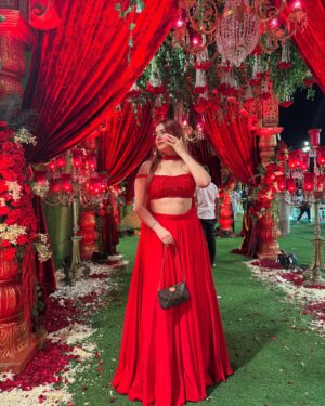 Nykkie Pandey Instagram - Saare nashe bekaar, rehta tera intezar