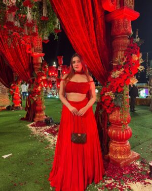 Nykkie Pandey Instagram - Saare nashe bekaar, rehta tera intezar
