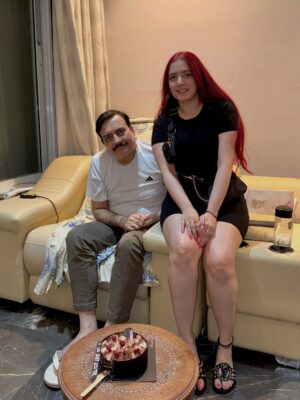 Nykkie Pandey Instagram - Humari puri duinya, humare Bhagwan, humara pehla pyaar- Papa the cutest
Happy Birthday 🌎🙏🏻
-always your little girl🥹✨