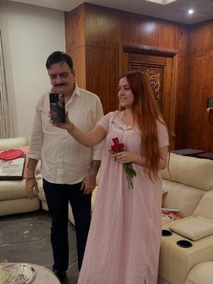 Nykkie Pandey Instagram - Humari puri duinya, humare Bhagwan, humara pehla pyaar- Papa the cutest
Happy Birthday 🌎🙏🏻
-always your little girl🥹✨