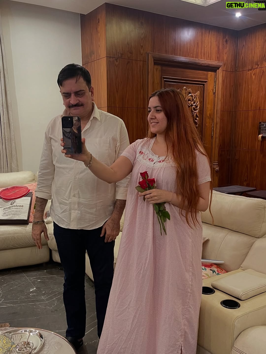 Nykkie Pandey - 9.9K Likes - Humari puri duinya, humare Bhagwan, humara pehla pyaar- Papa the cutest
Happy Birthday 🌎🙏🏻
-always your little girl🥹✨