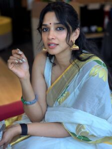 Actress Nyla Usha HD Photos and Wallpapers September 2025