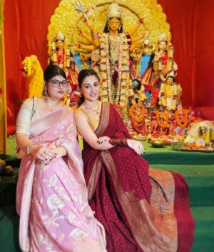 Oindrila Sen Instagram - “নবমীর আলোয় আলোকিত হোক জীবন, ভালোবাসার রঙে রাঙাও মন” ❣️

 শুভ মহা নবমী 🙏