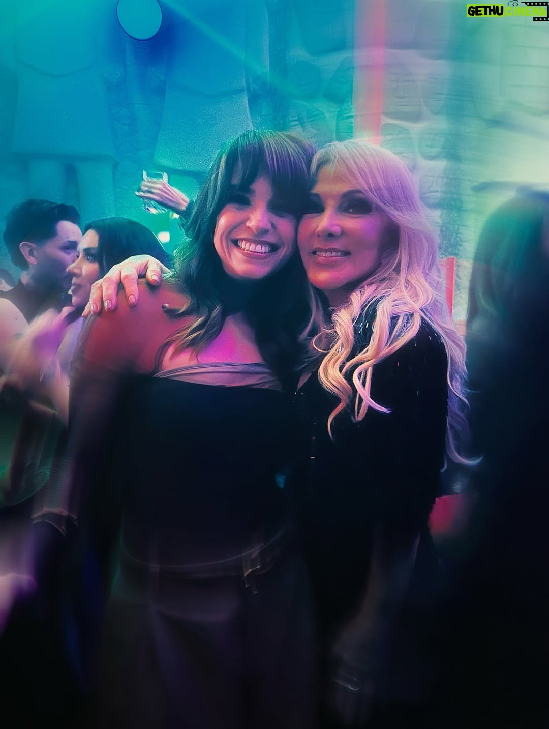 Olivia Collins - 13.1K Likes - Qué regalo @galileamontijo 🫰🏼🖤🤌🏼 Increíble la gozadera con todos mis compañeros, GRACIASSSSS 🧚🏼‍♀️✨✨✨

#GaliFest #oliviacollins #lcdf #lacasadelosfamosos