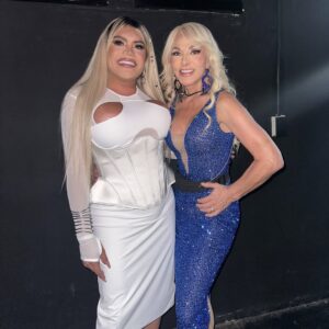 Olivia Collins Instagram - Se puso sabroso el chisme, deliciosos los abrazos, jugoso el cotorreo y requete bello ver a mis compañeros 🫶🏽❤️‍🔥🐺🌙 Ya estamos calentando motores para la gran final 🏆🙌🏼