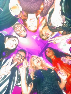 Olivia Collins Instagram - Qué regalo @galileamontijo 🫰🏼🖤🤌🏼 Increíble la gozadera con todos mis compañeros, GRACIASSSSS 🧚🏼‍♀️✨✨✨

#GaliFest #oliviacollins #lcdf #lacasadelosfamosos