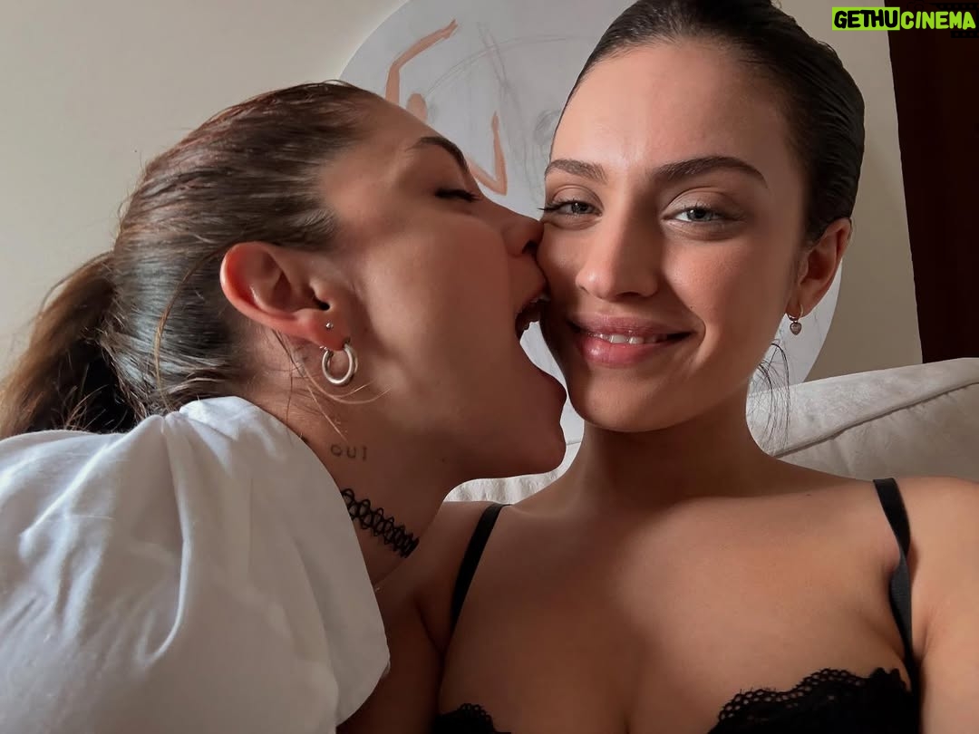 Ornella D'Elía - 71.8K Likes - el corazón repleto de vida;
te amo, mi amor
que especial sos