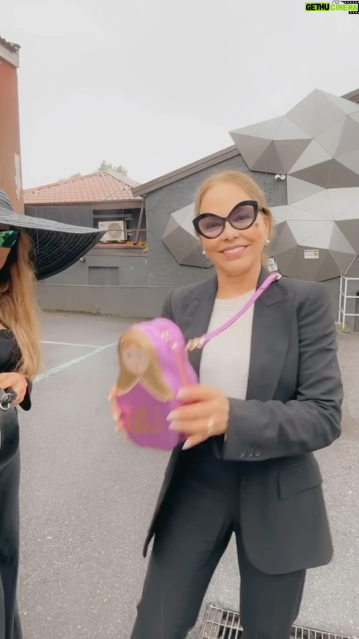Ornella Muti - 2.9K Likes - naikerivelli Quella collaborazione fatta solo per te! #naikerivelli @ornellamuti @pepfer.ru #collaboration #adv
#vegancollaboration #veganbag #handmade
#russia #solosuordine #preorder #pepfer @rubeusmilano @incantevoledani