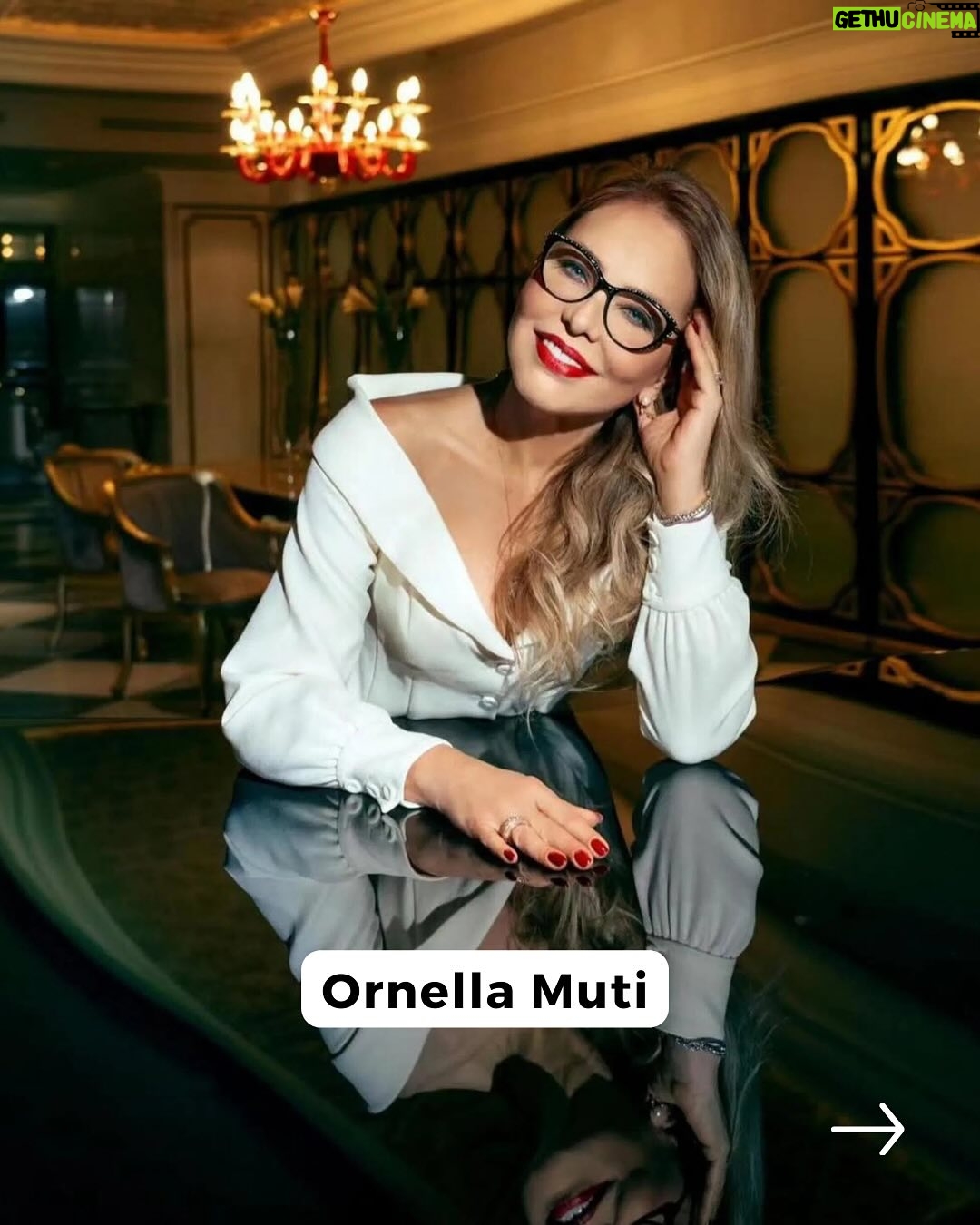 Ornella Muti - 2.9K Likes - Ornella Muti è l’icona di un cinema che forse non tornerà più da Nuti a Tognazzi, ma anche la ragazza che gira il mondo con sua figlia Naike Rivelli. Essere Ornella Muti non è essere attrice, ma aver mille vite cucite addosso e viverle tutte. 

Critiche, commenti, offese e proposte di matrimonio direttamente a @frankiscoming 👈🏻

#ornellamuti #cinema #attrice #compleanno #auguri #naikerivelli #cinemaitaliano #mowmag