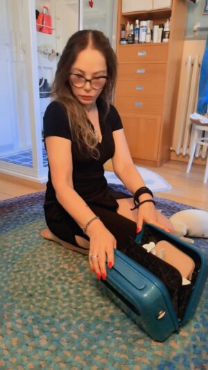 Ornella Muti Instagram - I miei prodotti speciali @germanohr 💝💝💝 @naikerivelli @blueeyedfamily @carola.terradura @lucia_silvestri @marco_montagnola @geriniclaudia @cribuccino