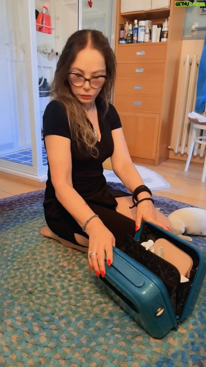 Ornella Muti - 2.9K Likes - I miei prodotti speciali @germanohr 💝💝💝 @naikerivelli @blueeyedfamily @carola.terradura @lucia_silvestri @marco_montagnola @geriniclaudia @cribuccino