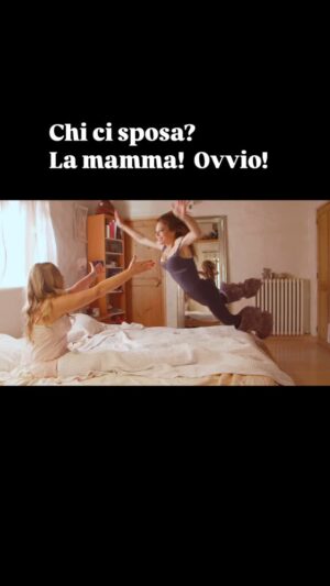 Ornella Muti Instagram - Finalmente trovo del tempo per organizzare il nostro matrimonio a Maggio. Dove? A casa ovvio! Nella campagna farò My Simple Country Wedding. Semplice easy e molto privato e blindato. Immersi nella Natura, in Piemonte, tra ortaggi, botti di vino, paglia, fiori e mazzetti di cannabis ♥️💚♥️🤪
Mi sposerà mia madre @ornellamuti .
Invito solo ed esclusivamente le due famiglie coinvolte. Quindi chiedo a tutti gli amici cari di non rimanerci male, ma noi abbiamo deciso per una cerimonia molto intima. Ho così tanti amici e conoscenti a cui voglio bene che se dovessi invitarli tutti dovrei affittare un isola 🫣🤪🤣😅😅😅. Non vogliamo esagerare, ostentare, dimostrare niente a nessuno. Anzi. Vorremmo solo godercela, divertici e stare in famiglia sereni senza ansia né stress. #naikerivelli #wedding #may #countrywedding @skycap @asja__marzano @rosenoireayumi @mariapelle_46 @angie_mrz73 @blueeyedfamily @carola.terradura @andreafachinetti87 @masterchef_antonio @debbydg_makeup @mow_mag @gianmarco_aimi @frankiscoming