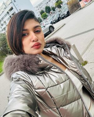 Oviya Instagram - 