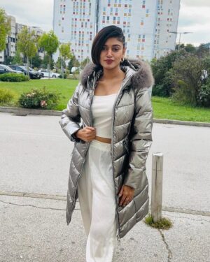 Oviya Instagram - 