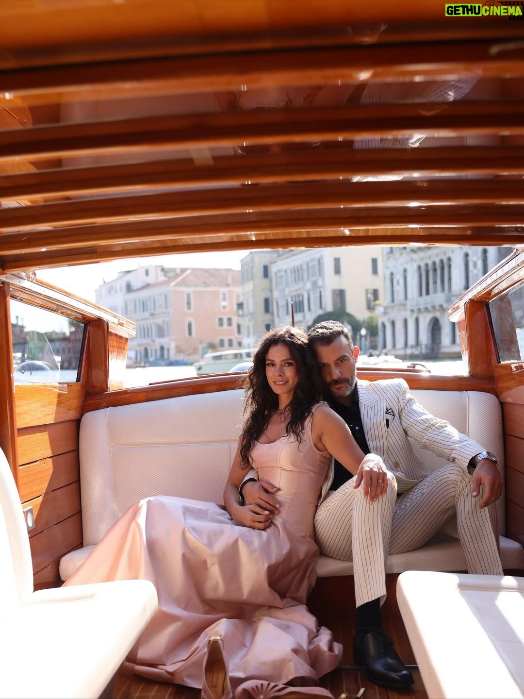 Özge Özpirinçci - 134.2K Likes - A story written under the Venetian sky. 💙
A day wrapped in elegance and cinematic magic — a moment we’ll never forget. 📸 : @bettyarditi_photography 📹 : @numanalkan