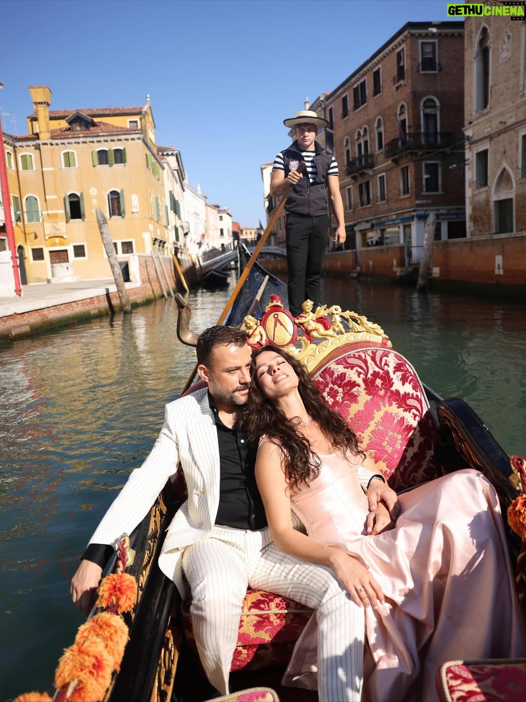 Özge Özpirinçci - 134.2K Likes - A story written under the Venetian sky. 💙
A day wrapped in elegance and cinematic magic — a moment we’ll never forget. 📸 : @bettyarditi_photography 📹 : @numanalkan