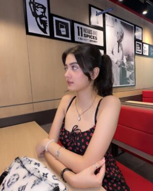 Palak Bharti Instagram - Dreamer, doer, achiever! 🤍