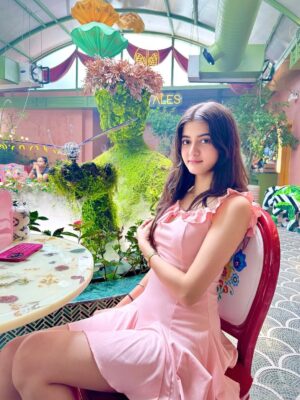 Palak Bharti Instagram - 20 looks pretty good on me. 🫧🎀🌷
Dress- @savana