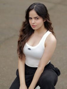Actress Palak Sindhwani HD Photos and Wallpapers October 2025
