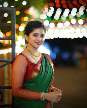 Pallavi Gowda Instagram - Nenu Pelli ki ready👸🏻
Guess cheyandi evari pelli…?🤔

#NewBeginnings #ZeeTelugu